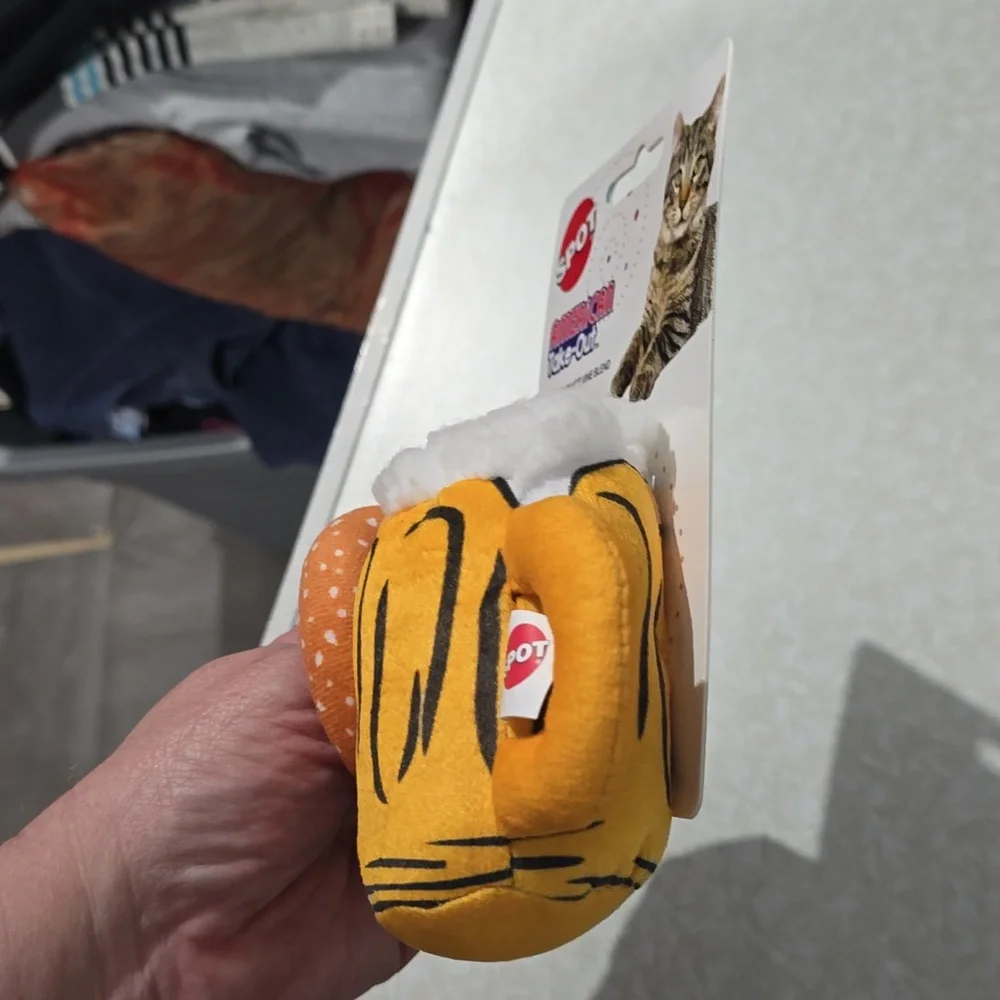 Cat Toys American Take-Out‎ NWT Pretzel and Beer Spot Brand